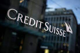 Read more about the article The banking saga continues: Employees of the collapsed Credit Suisse Bank are looking for a job since they have been left stranded.