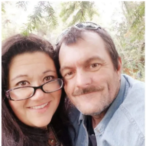 Read more about the article Sharon Wilson admits that the health of her boyfriend deteriorated after he took the Covid-19 vaccines and the booster until he passed away.